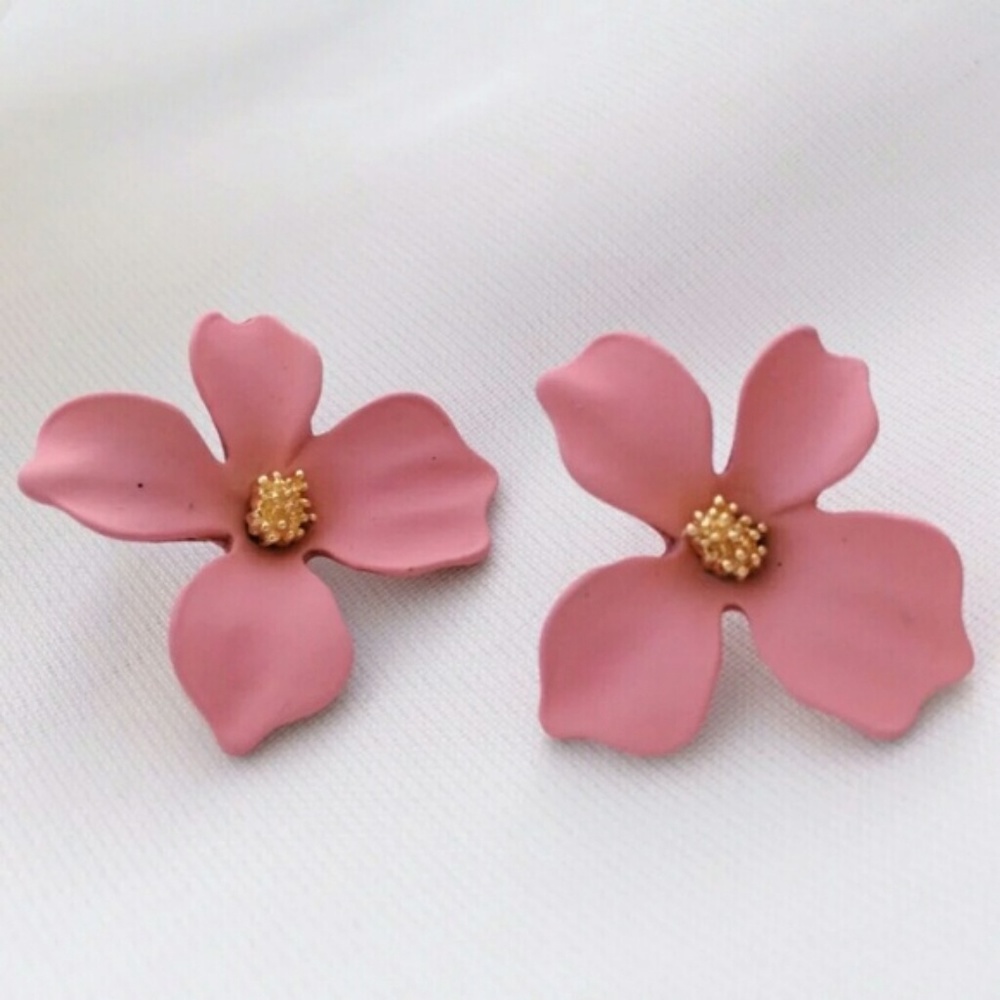 ๐๐Host Pick๐๐ Handmade Petal Stud Earrings๐ท - Picture 4 of 5